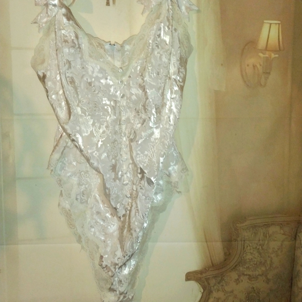 Primo Vintage condition Victoria Secret Bodysuit lingerie!